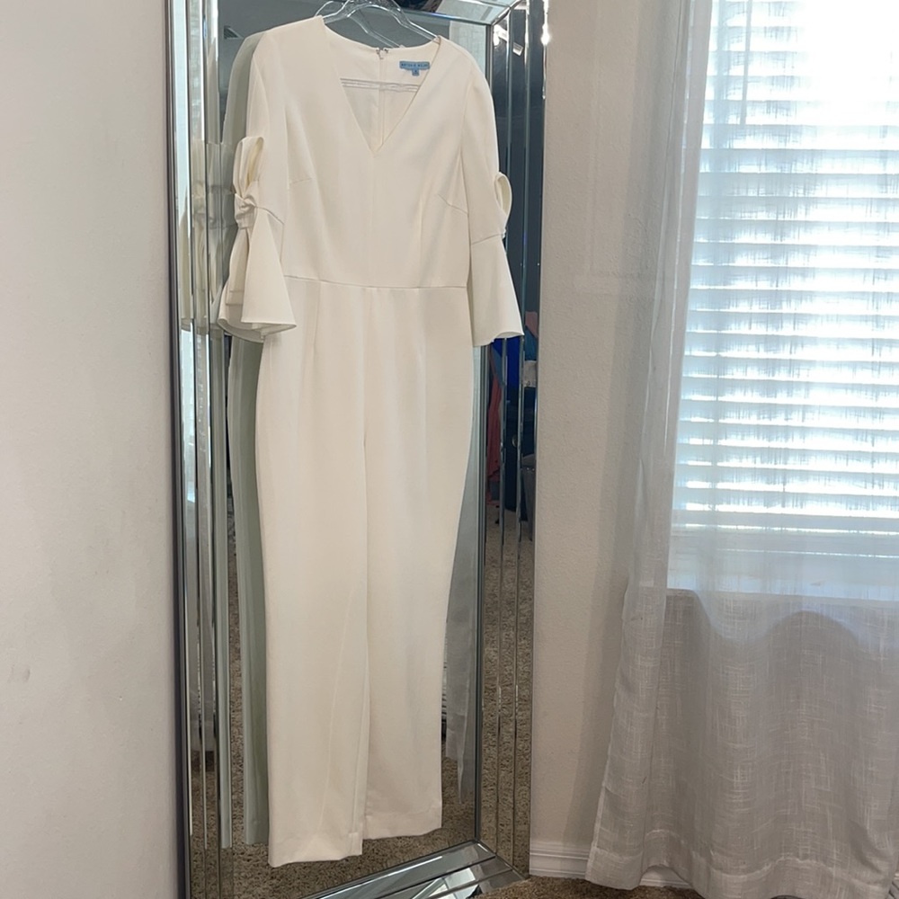 Gianni Bini jumpsuit off white